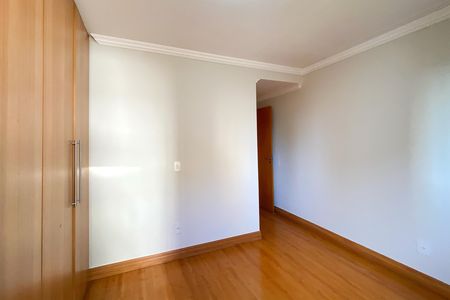 Apartamento à venda com 259m², 4 quartos e 3 vagas Apartamento à venda com 259m², 4 quartos e 3 vagasQuarto 4