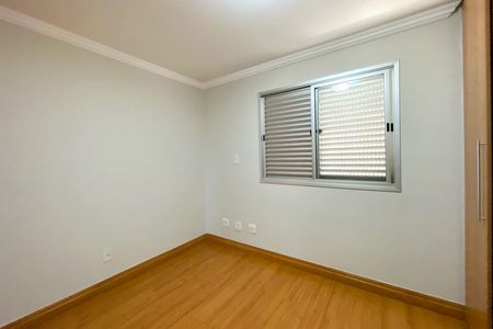 Apartamento à venda com 259m², 4 quartos e 3 vagas Apartamento à venda com 259m², 4 quartos e 3 vagasQuarto 4