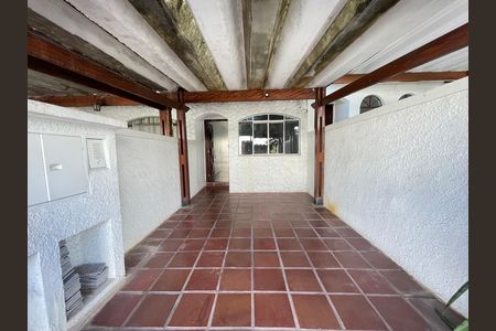 Casa para alugar com 100m², 2 quartos e 2 vagas Casa para alugar com 100m², 2 quartos e 2 vagasGaragem