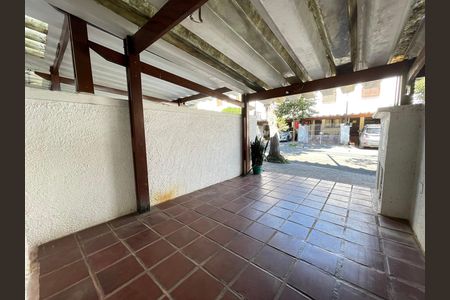 Garagem de casa à venda com 2 quartos, 100m² em Jardim Alvorada (zona Oeste), São Paulo