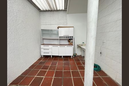 Casa para alugar com 100m², 2 quartos e 2 vagas Casa para alugar com 100m², 2 quartos e 2 vagasQuintal