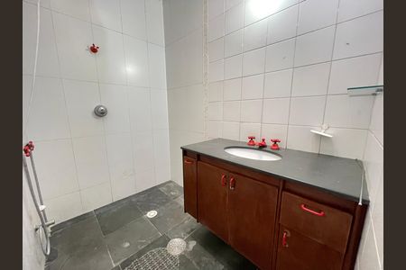 Casa para alugar com 100m², 2 quartos e 2 vagas Casa para alugar com 100m², 2 quartos e 2 vagasBanheiro