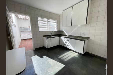 Casa para alugar com 100m², 2 quartos e 2 vagas Casa para alugar com 100m², 2 quartos e 2 vagasCozinha
