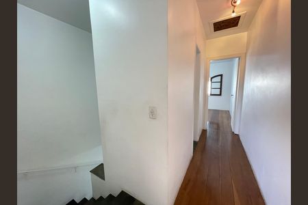 Casa para alugar com 100m², 2 quartos e 2 vagas Casa para alugar com 100m², 2 quartos e 2 vagasCorredor