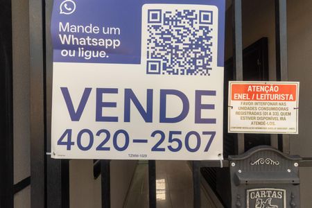 Placa instalada de apartamento à venda com 1 quarto, 30m² em Parque Independência, São Paulo