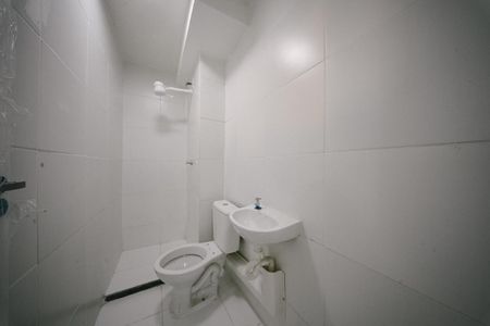 Apartamento para alugar com 33m², 2 quartos e sem vaga Apartamento para alugar com 33m², 2 quartos e sem vagaBanheiro