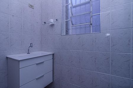 banheiro social casa 1_2 de casa à venda com 4 quartos, 266m² em Vila Brasilio Machado, São Paulo