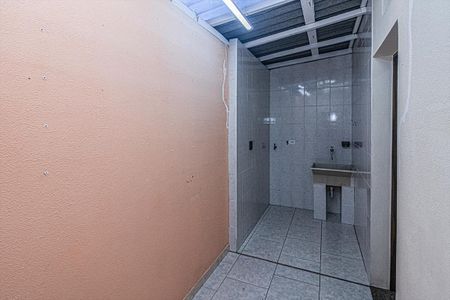 área de serviço coberta casa 1_1 de casa à venda com 4 quartos, 266m² em Vila Brasilio Machado, São Paulo