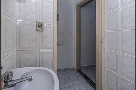 banheiro social casa 3_4 de casa à venda com 4 quartos, 266m² em Vila Brasilio Machado, São Paulo
