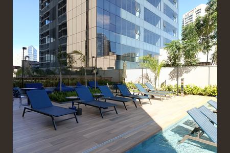 Piscina de kitnet/studio para alugar com 1 quarto, 25m² em Pinheiros, São Paulo