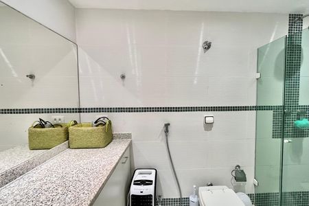 Apartamento à venda com 74m², 1 quarto e 1 vaga Apartamento à venda com 74m², 1 quarto e 1 vagaBanheiro