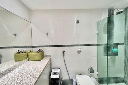 Apartamento à venda com 74m², 1 quarto e 1 vaga Apartamento à venda com 74m², 1 quarto e 1 vagaBanheiro