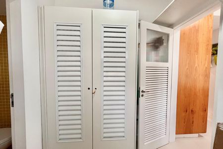 Apartamento à venda com 74m², 1 quarto e 1 vaga Apartamento à venda com 74m², 1 quarto e 1 vagaQuarto de Serviço