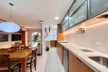 Apartamento à venda com 74m², 1 quarto e 1 vaga Apartamento à venda com 74m², 1 quarto e 1 vagaCozinha
