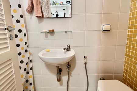 Apartamento à venda com 74m², 1 quarto e 1 vaga Apartamento à venda com 74m², 1 quarto e 1 vagaBanheiro de serviço