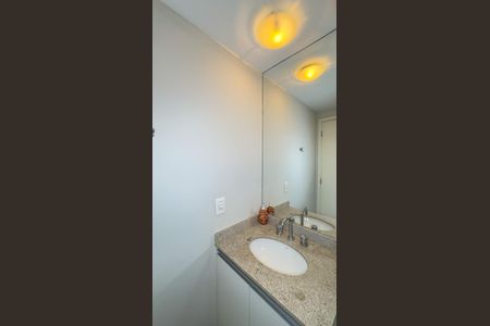 Apartamento à venda com 72m², 2 quartos e 2 vagas Apartamento à venda com 72m², 2 quartos e 2 vagasBanheiro