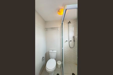 Apartamento à venda com 72m², 2 quartos e 2 vagas Apartamento à venda com 72m², 2 quartos e 2 vagasBanheiro da Suíte
