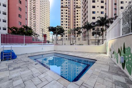 Apartamento à venda com 62m², 3 quartos e 1 vaga Apartamento à venda com 62m², 3 quartos e 1 vagaÁrea comum - Piscina