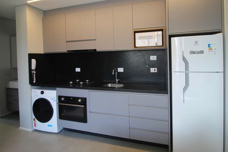 Cozinha de apartamento para alugar com 1 quarto, 53m² em Bigorrilho, Curitiba