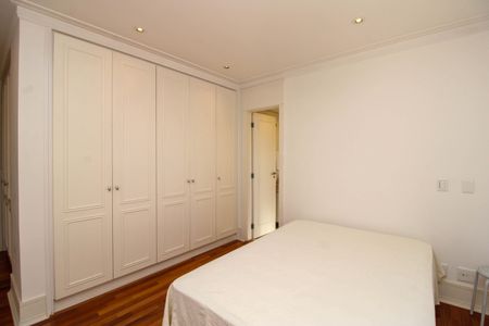Apartamento à venda com 336m², 4 quartos e 5 vagas Apartamento à venda com 336m², 4 quartos e 5 vagasSuíte 1