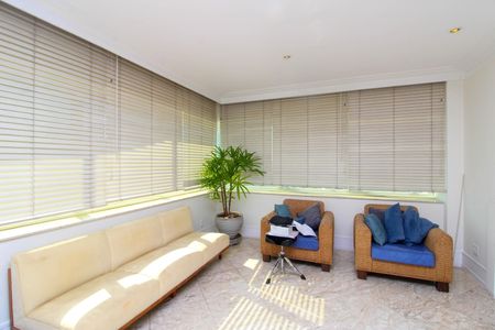 Apartamento à venda com 336m², 4 quartos e 5 vagas Apartamento à venda com 336m², 4 quartos e 5 vagasSala