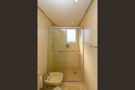 Apartamento à venda com 336m², 4 quartos e 5 vagas Apartamento à venda com 336m², 4 quartos e 5 vagasBanheiro Suíte 1