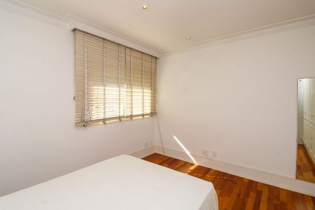 Apartamento à venda com 336m², 4 quartos e 5 vagas Apartamento à venda com 336m², 4 quartos e 5 vagasSuíte 1
