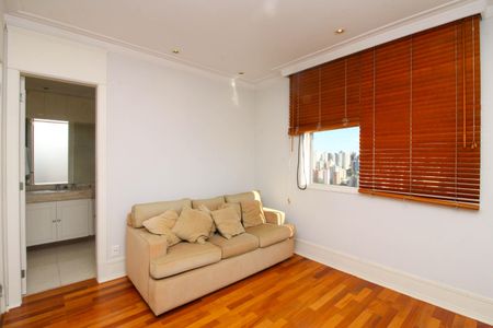 Apartamento à venda com 336m², 4 quartos e 5 vagas Apartamento à venda com 336m², 4 quartos e 5 vagasSuíte 4