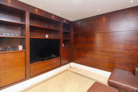 Apartamento à venda com 336m², 4 quartos e 5 vagas Apartamento à venda com 336m², 4 quartos e 5 vagasSala