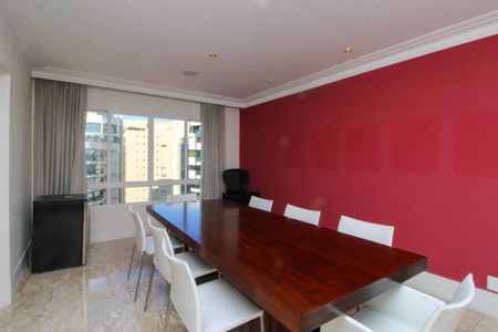Apartamento à venda com 336m², 4 quartos e 5 vagas Apartamento à venda com 336m², 4 quartos e 5 vagasSala de Jantar