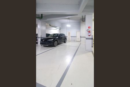 Apartamento à venda com 336m², 4 quartos e 5 vagas Apartamento à venda com 336m², 4 quartos e 5 vagasVagas de garagem