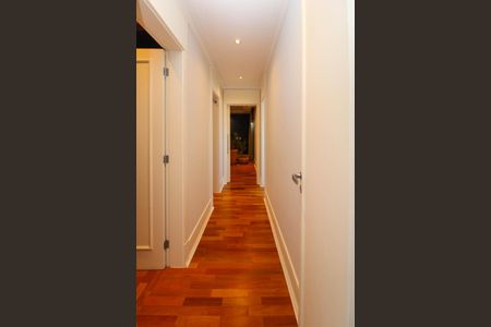 Apartamento à venda com 336m², 4 quartos e 5 vagas Apartamento à venda com 336m², 4 quartos e 5 vagasSuíte 3