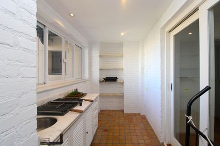 Apartamento à venda com 336m², 4 quartos e 5 vagas Apartamento à venda com 336m², 4 quartos e 5 vagasChurrasqueira
