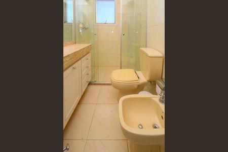 Apartamento à venda com 336m², 4 quartos e 5 vagas Apartamento à venda com 336m², 4 quartos e 5 vagasBanheiro Suíte 4
