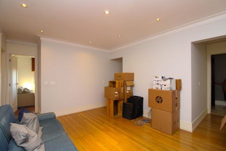 Apartamento à venda com 336m², 4 quartos e 5 vagas Apartamento à venda com 336m², 4 quartos e 5 vagasSala dos quartos