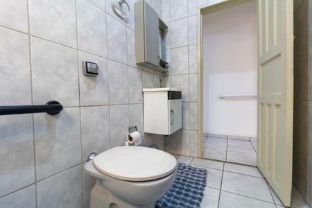 Casa à venda com 75m², 1 quarto e 2 vagas Casa à venda com 75m², 1 quarto e 2 vagasBanheiro