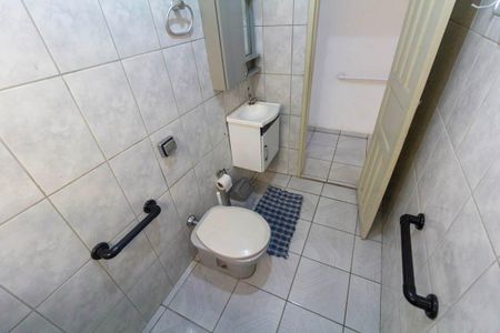 Banheiro de casa à venda com 1 quarto, 75m² em Vila Ré, São Paulo