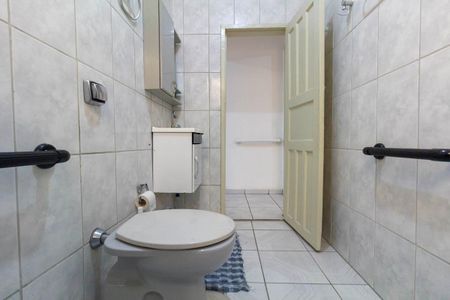 Casa à venda com 75m², 1 quarto e 2 vagas Casa à venda com 75m², 1 quarto e 2 vagasBanheiro