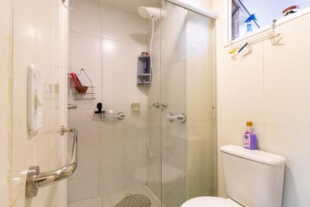 Apartamento à venda com 81m², 2 quartos e 1 vaga Apartamento à venda com 81m², 2 quartos e 1 vagaBanheiro Social