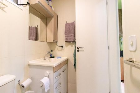 Apartamento à venda com 81m², 2 quartos e 1 vaga Apartamento à venda com 81m², 2 quartos e 1 vagaBanheiro Social