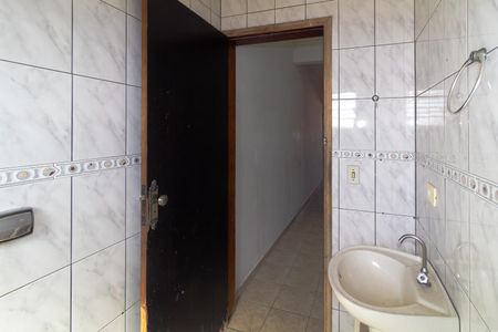 Casa para alugar com 68m², 2 quartos e sem vaga Casa para alugar com 68m², 2 quartos e sem vagaBanheiro