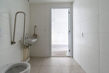 Banheiro  de apartamento à venda com 1 quarto, 75m² em Vila Guarani (zona Sul), São Paulo