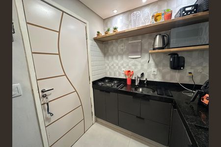 Cozinha de apartamento para alugar com 1 quarto, 15m² em Gonzaguinha, São Vicente