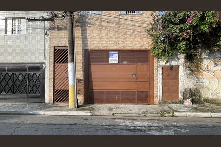Casa para alugar com 120m², 2 quartos e 1 vagaFachada+Placa 