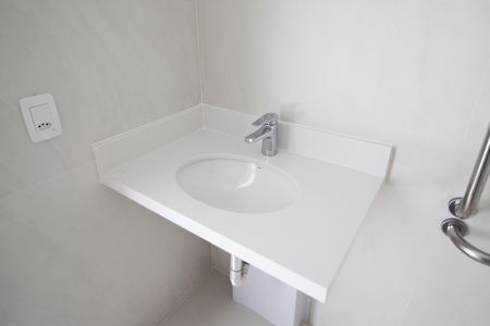 Banheiro de kitnet/studio à venda com 1 quarto, 30m² em Indianópolis, São Paulo