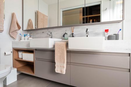 Banheiro da suíte  de apartamento à venda com 2 quartos, 130m² em Vale do Sereno, Nova Lima