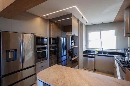 Apartamento à venda com 130m², 2 quartos e 3 vagas Apartamento à venda com 130m², 2 quartos e 3 vagasCozinha