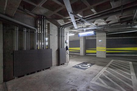 Apartamento à venda com 130m², 2 quartos e 3 vagas Apartamento à venda com 130m², 2 quartos e 3 vagasVaga pra carregar carro elétrico 1