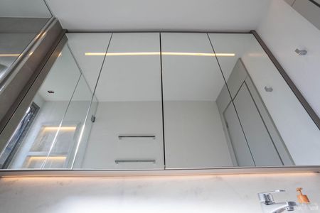 Apartamento à venda com 130m², 2 quartos e 3 vagas Apartamento à venda com 130m², 2 quartos e 3 vagasBanheiro social