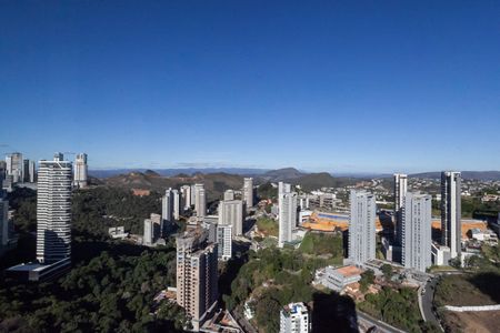 Apartamento à venda com 130m², 2 quartos e 3 vagas Apartamento à venda com 130m², 2 quartos e 3 vagasVaranda gourmet - Vista